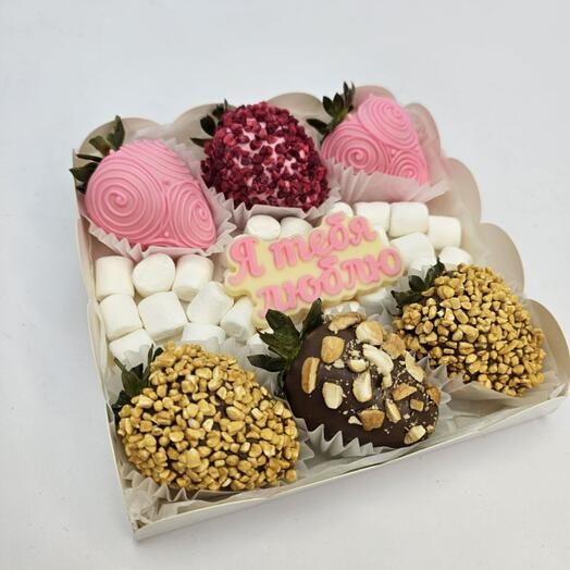 Набор из 6 клубник в шоколаде " Я тебя люблю " арт. 34617 в Хабаровске