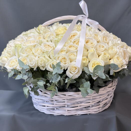 Корзина из 101 розы