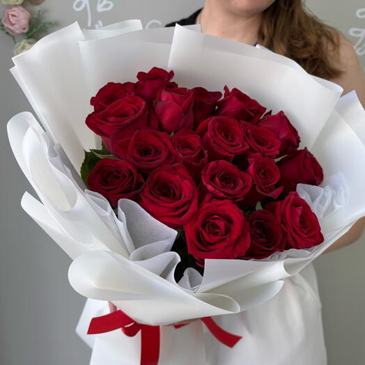 Красные розы Бордо 19 штук (1)