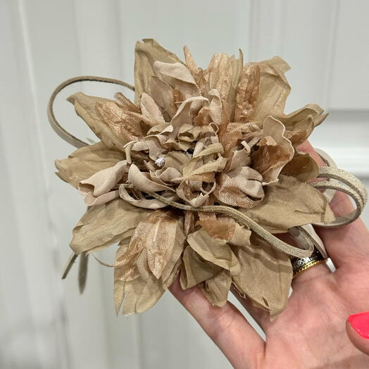 Брошь из текстиля «ASTER CRISANTELLA - BEIGE M»