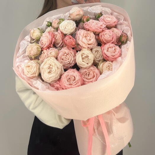 Нежные кустовые розы