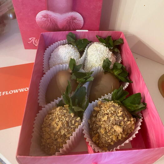 Клубничка для подруги