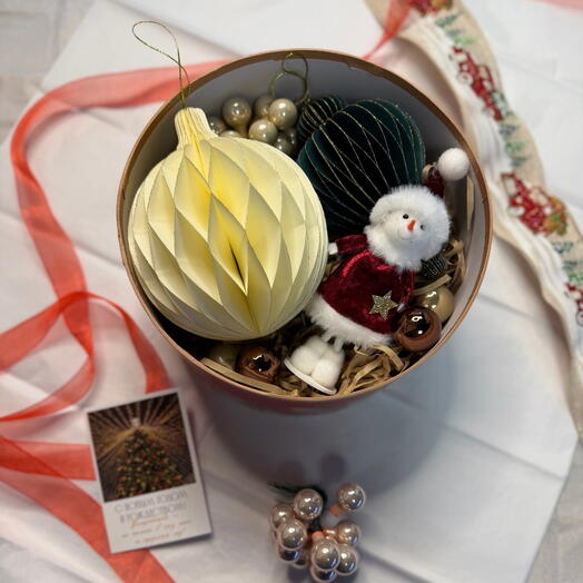 Новогодний подарочный набор со Снеговиком