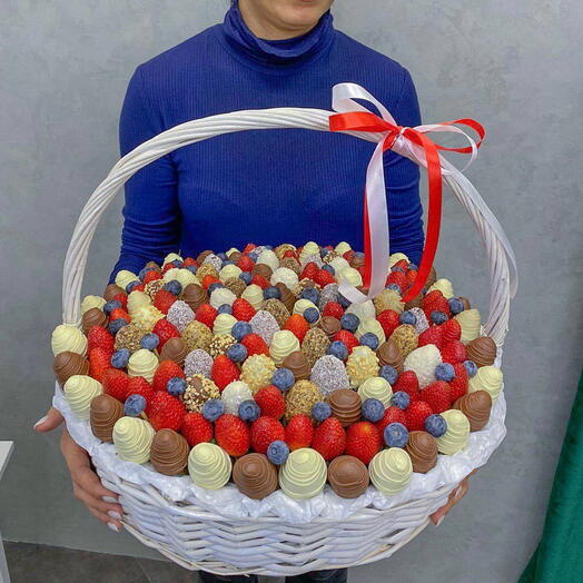 Большая корзина с клубникой в шоколаде 🍓🍫