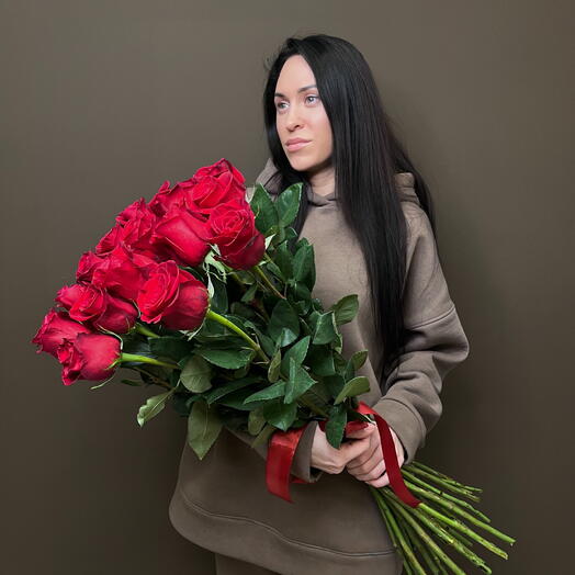 Букет из красных роз 70 см 25 шт