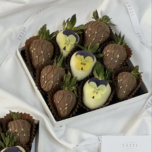 Клубника в шоколаде ВИОЛА 9🍓🍫🌸