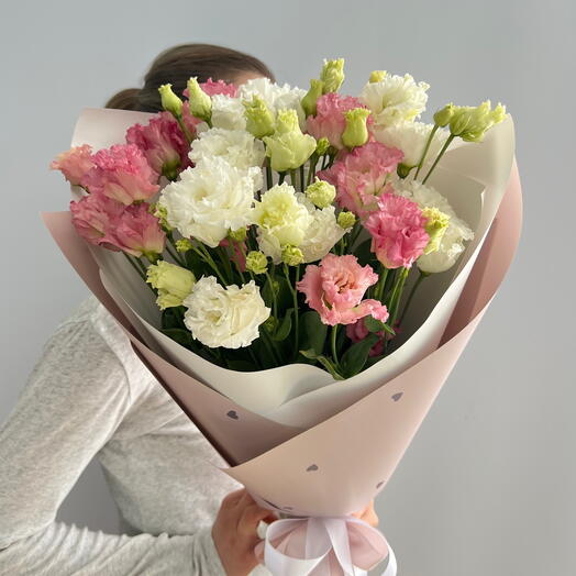 Букет из махровой эустомы