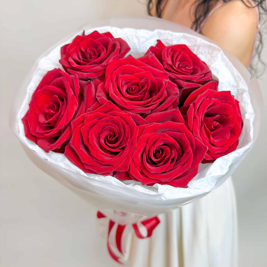 Розы красные Эквадор + 🎁 лепестки