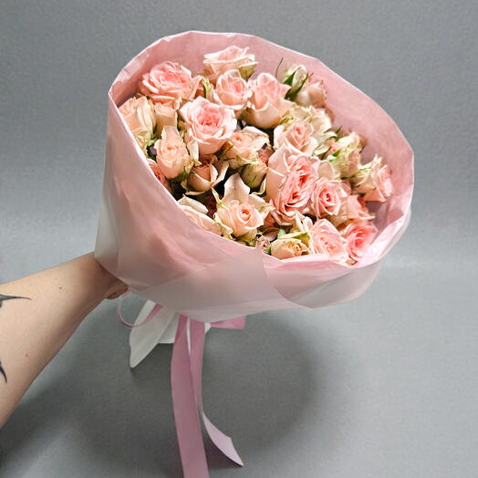 Нежный букет из 15 кустовых роз 💞
