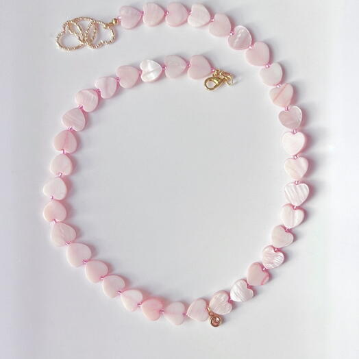 Колье из перламутровых сердечек «Барби»