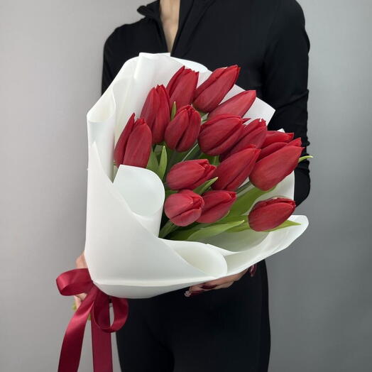 Букет из 15 красных Тюльпанов️️