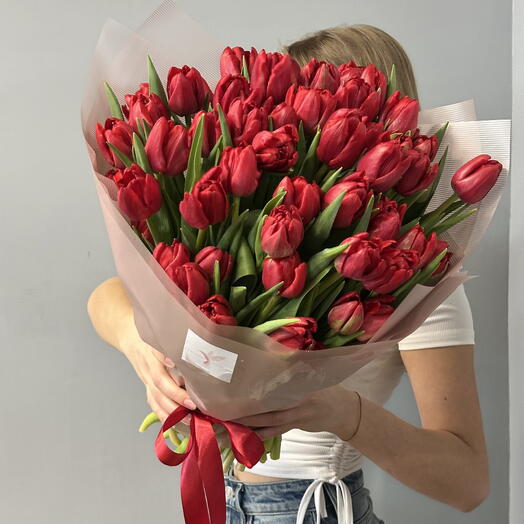 Монобукет из пионовидных тюльпанов 51 шт