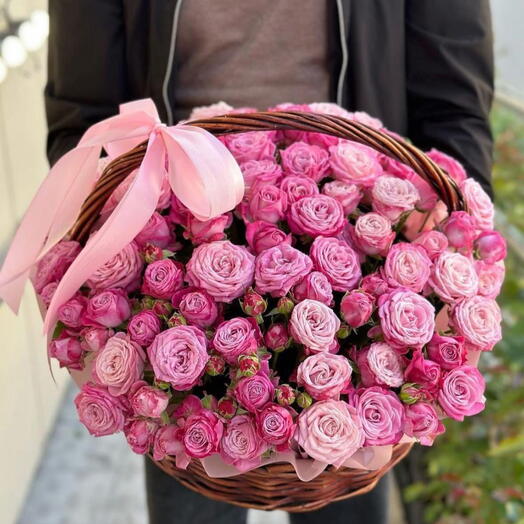spray roses in basket️