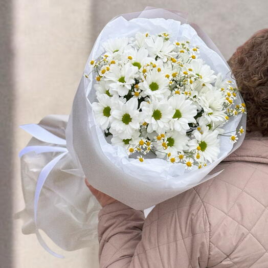 Сборный букет "Ромашковый" с кустовой хризантемой и ромашкой-танацетумом