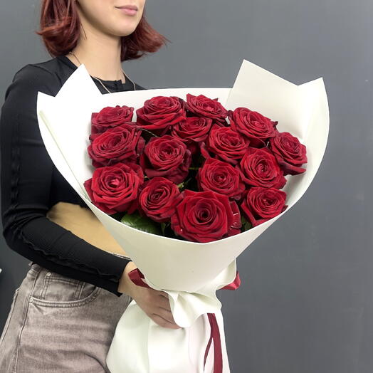 Букет из 15 красных роз