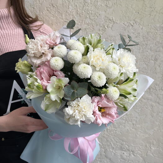 Авторский нежный букет + подарок от Vivienne Sabo — румяна MACARON🎁