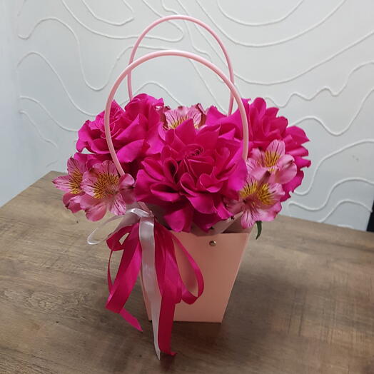 Цветы в сумочке 💝