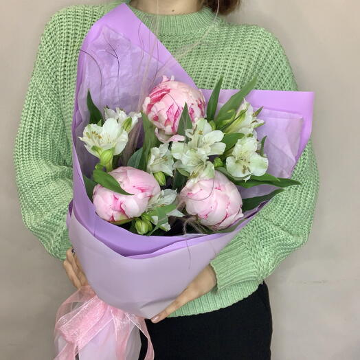 Букет «Самой нежной» с пионами и альстромерией 🌸🌿