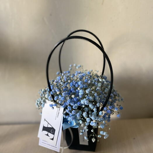 Композиция из гипсофилы (цвет на выбор)