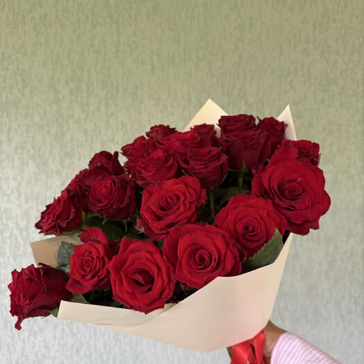 Розы красные