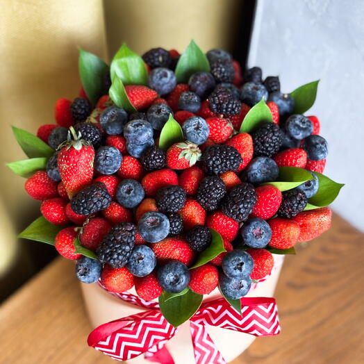 Микс свежих ягод в круглой коробочке, WOW подарок 🎁