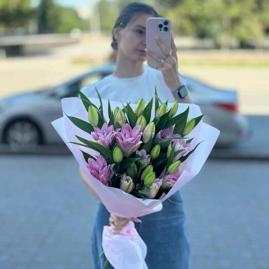 Монобукет из 7 пионовидных лилий
