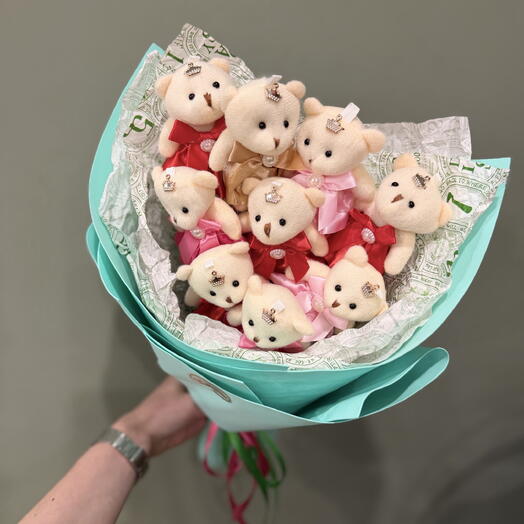 Яркий букет с мягкими мишками