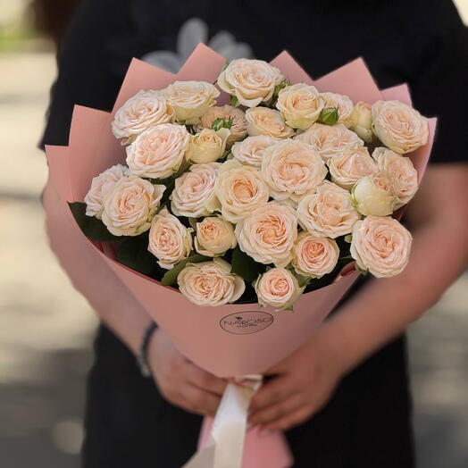 Букет из 17 персиковых кустов