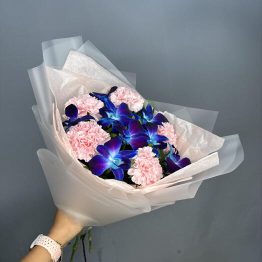 Букет космических орхидей и нежных диантусов🪻🌸🌺🌸🪻