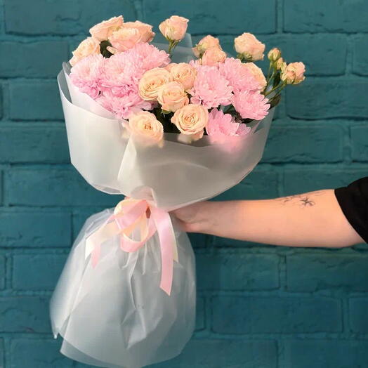 Скидка 25% 😻 Авторский букет с нежными кустовыми розами 🌸
