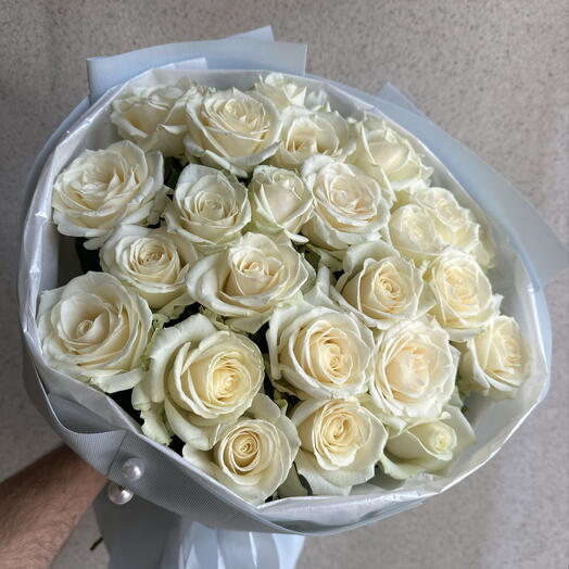 25 белых роз шикарный букет дофаминовый