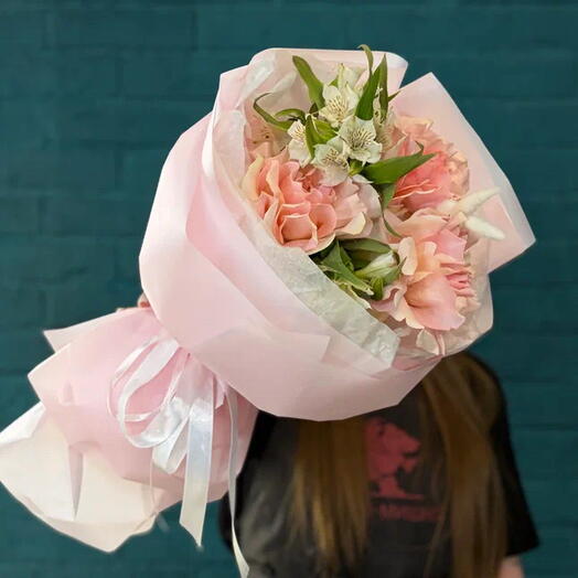 Букет 2 из французской розы и альстромерии