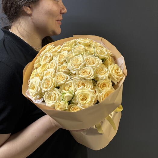 Монобукет из кустовых роз «Милое Создание»