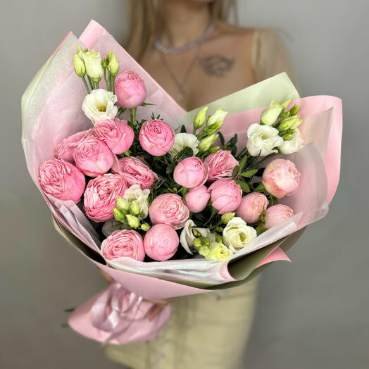 Эустома и пионовидные розы Silva Pink
