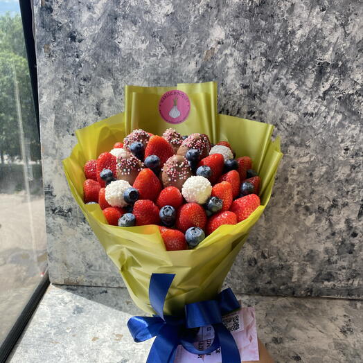 36. Strawberry bouquet