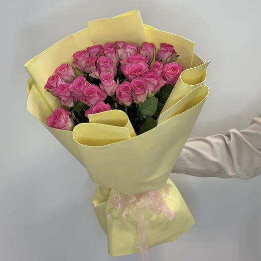 Букет из нежно-розовых роз 25 шт