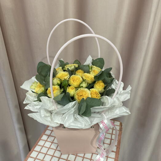 Сумочка с розами и эвкалиптом 🌸