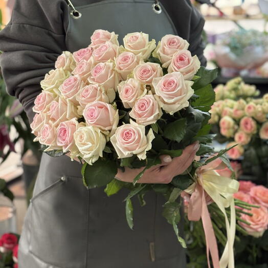 Букет из нежно-розовых 25 роз (60 см)