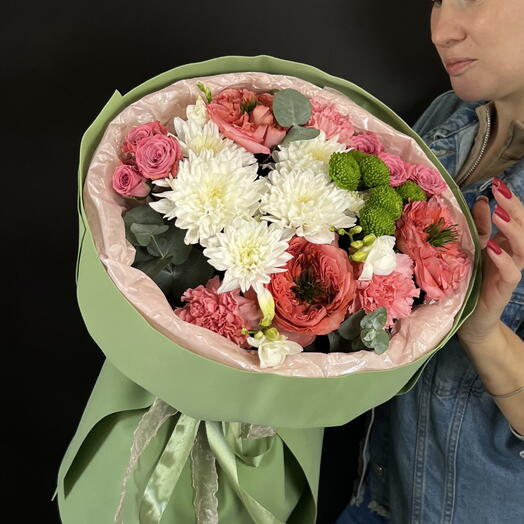 Букет из роз и хризантем