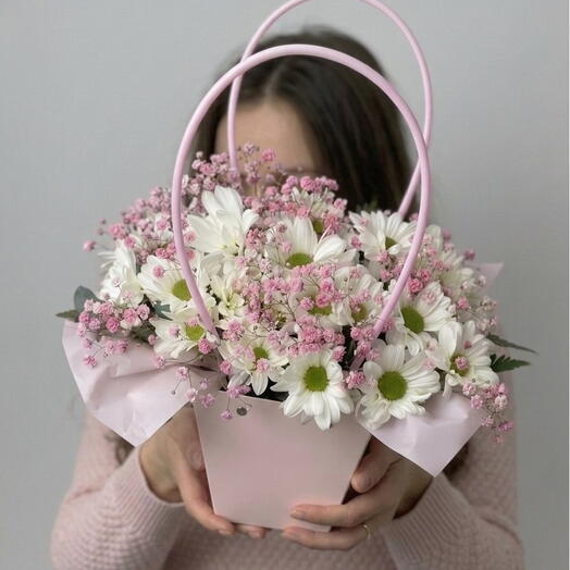 Нежная композиция с хризантемой и гипсофилой🌸