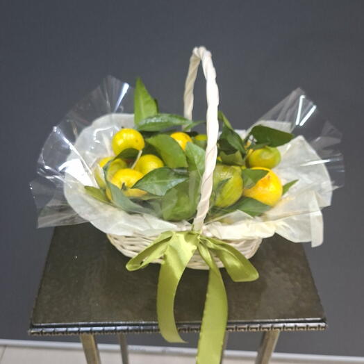 Корзина с мандаринами бэйби