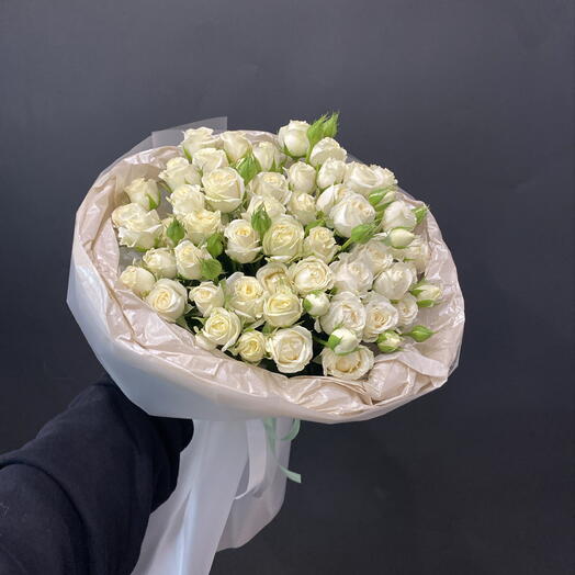 Букет из 13 кустовых роз