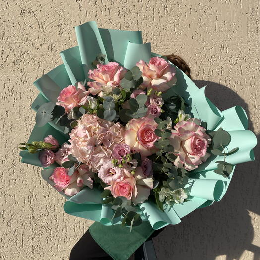 Розы Эсперанса, альстромерия, эустома, эвкалипт, гортензия