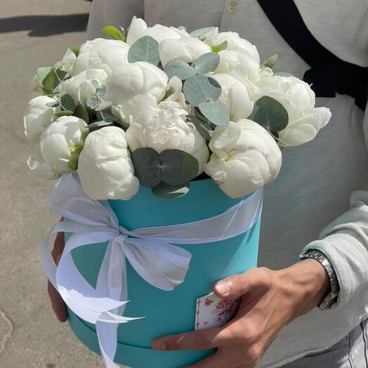 Пионы в коробке