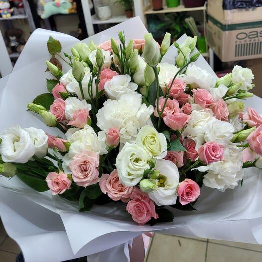 Ramo de rosas de arbusto, Dianthus y eustom