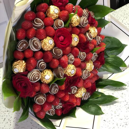Fresas con Ferrero y flores