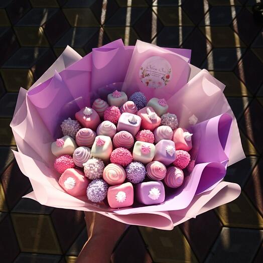 Букет с конфетами и клубникой в шоколаде 🍬