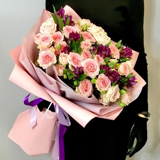 Ramo con rosa arbusto y alstroemeria "sinfonía Rosa"