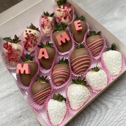 Juego de fresas en chocolate (16 bayas) "Mamá"