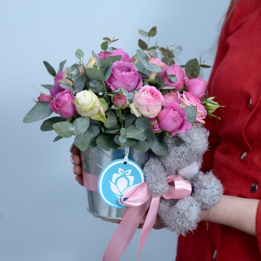 Цветы с мишкой